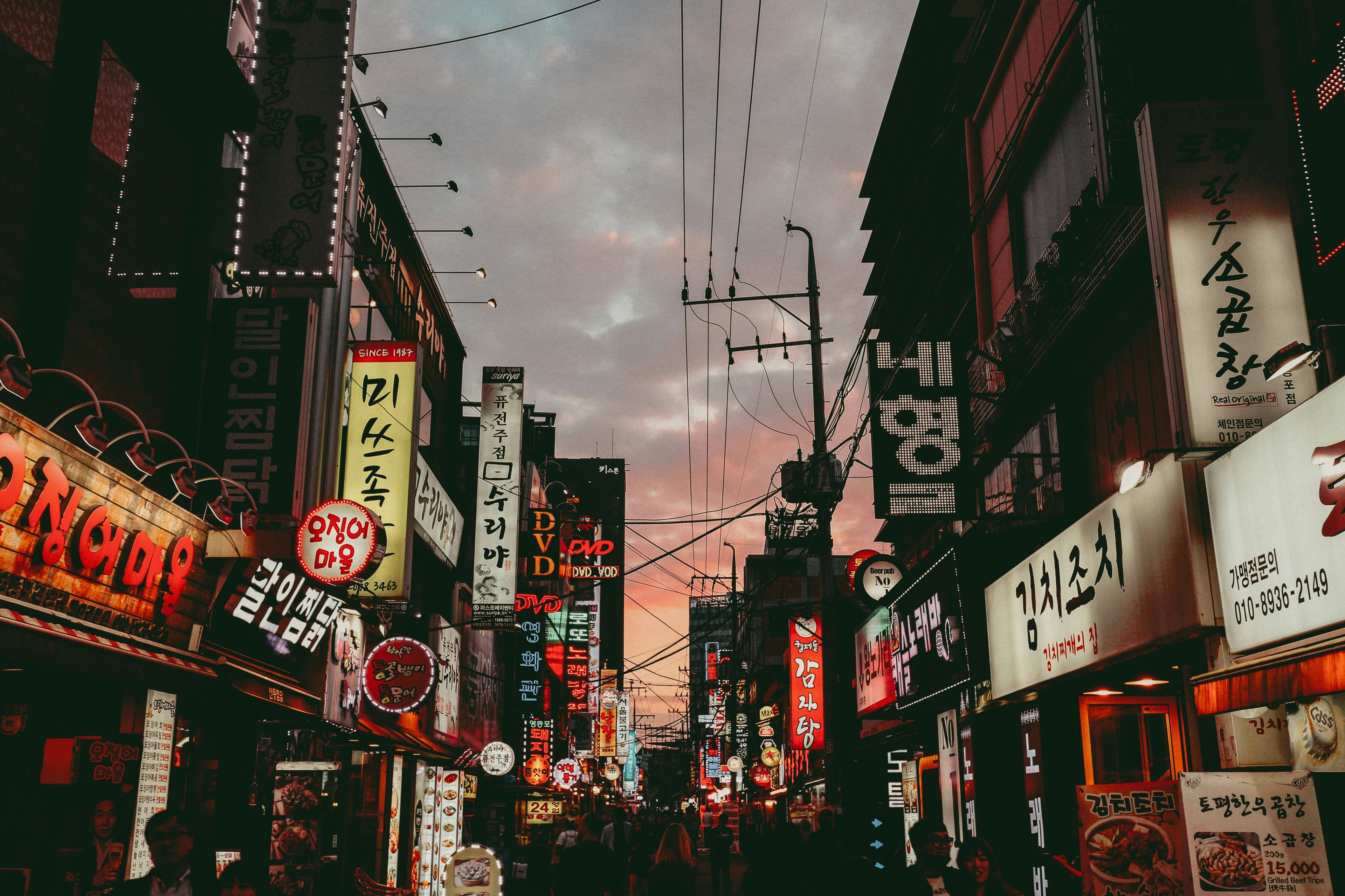 韩国美妆产业如何变成目的地吸引力：从产品出海到城市体验